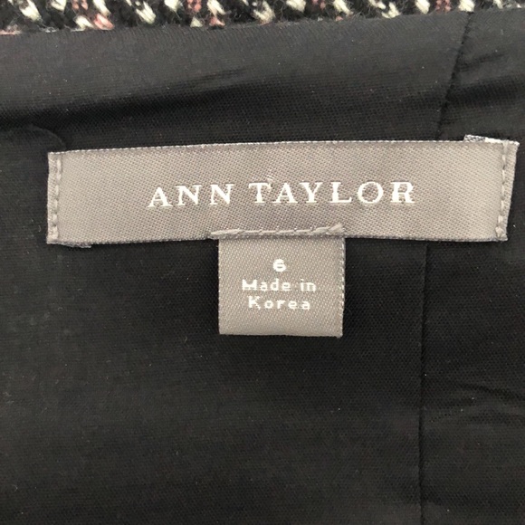 Ann Taylor lined skirt. - Picture 3 of 3